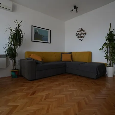 Ema&nola Apartment