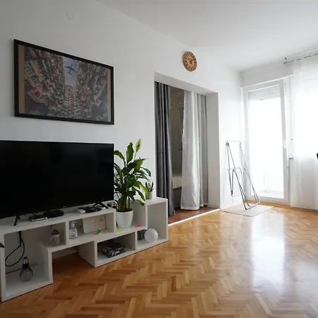 아파트 Ema&nola *